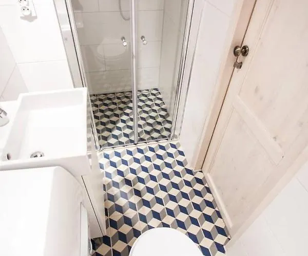 Apartamento The Tiny Space 6m2 With Private Bathroom In The Hallway *