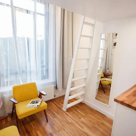 דירה The Tiny Space 6m2 With Private Bathroom In The Hallway