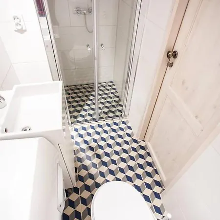 Apartment The Tiny Space 6m2 With Private Bathroom In The Hallway *