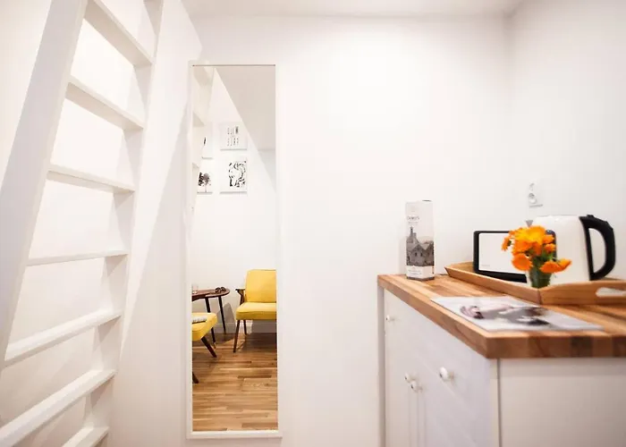 아파트 The Tiny Space 6m2 With Private Bathroom In The Hallway 소포트
