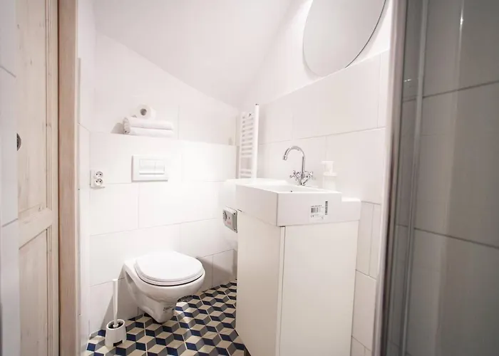The Tiny Space 6m2 With Private Bathroom In The Hallway * 소포트